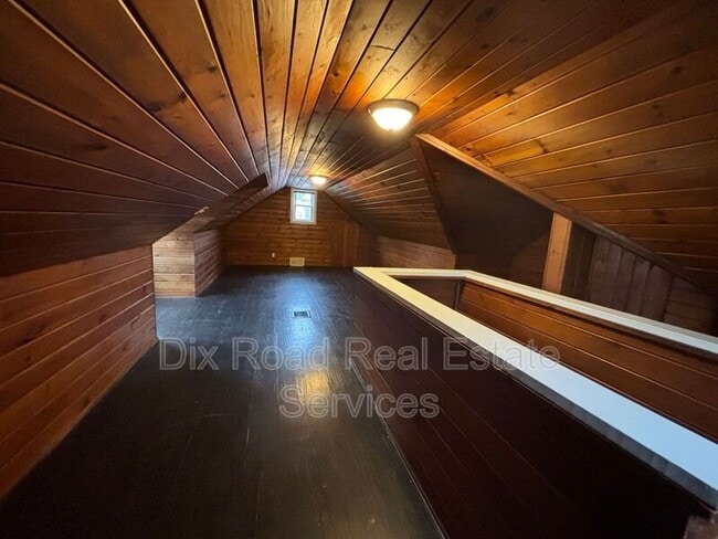 Building Photo - 144 Niagara Ave