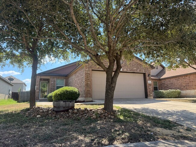 Building Photo - BEAUTIFUL SINGLE STORY HOME  |  CLOSE TO H...