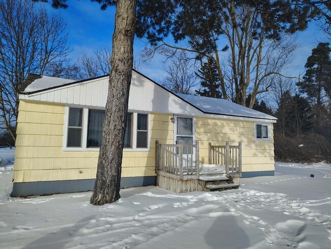 Building Photo - 4190 S Linden Rd