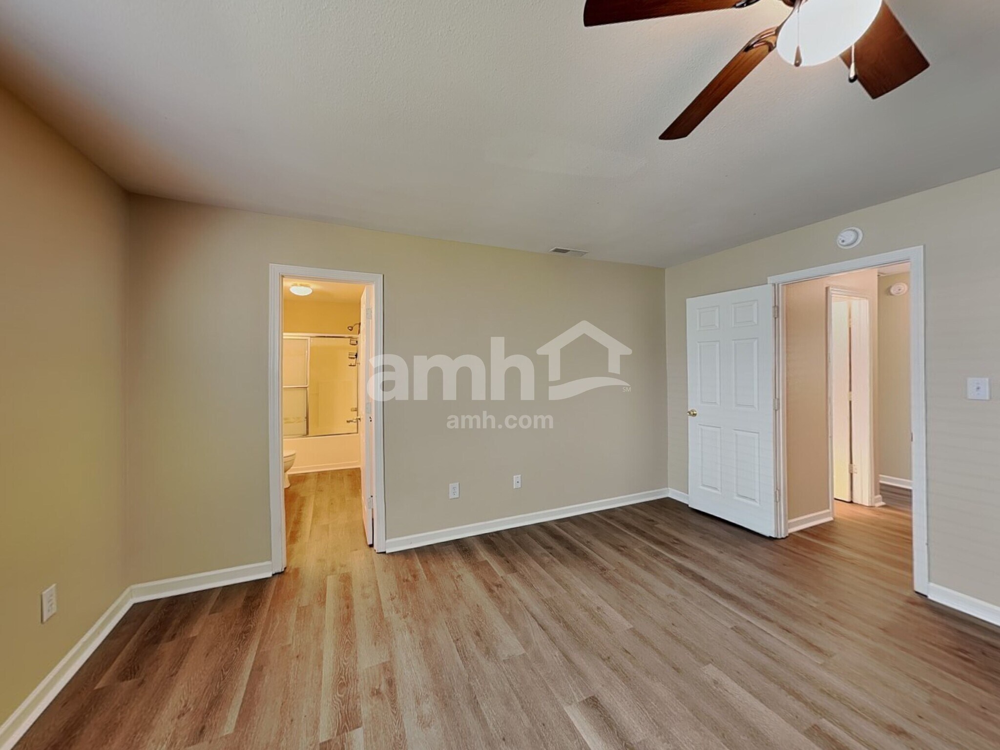 Building Photo - 322 Brookview Dr