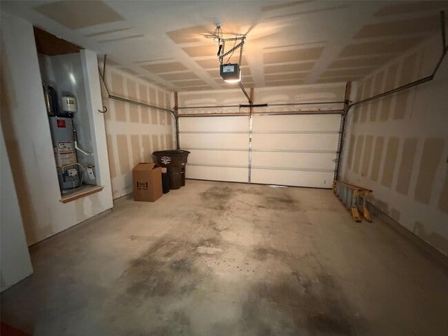 Building Photo - 1001 Zodiac Ln