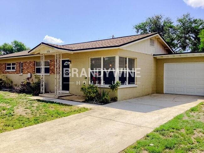 Building Photo - 7236 Darien Way