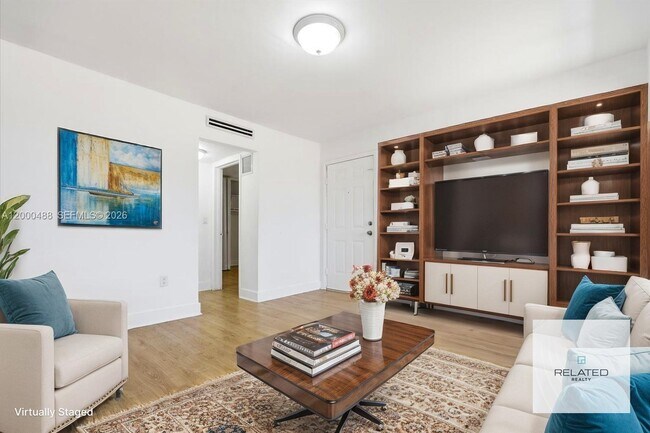 Building Photo - 3522 SW 25th St