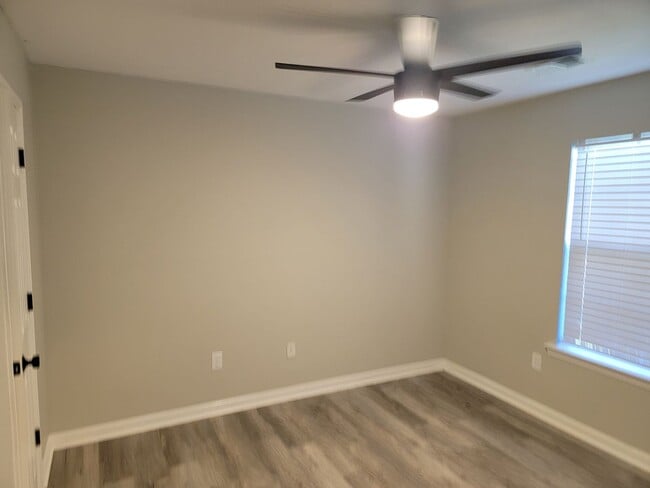 Building Photo - 1209 Bison Way