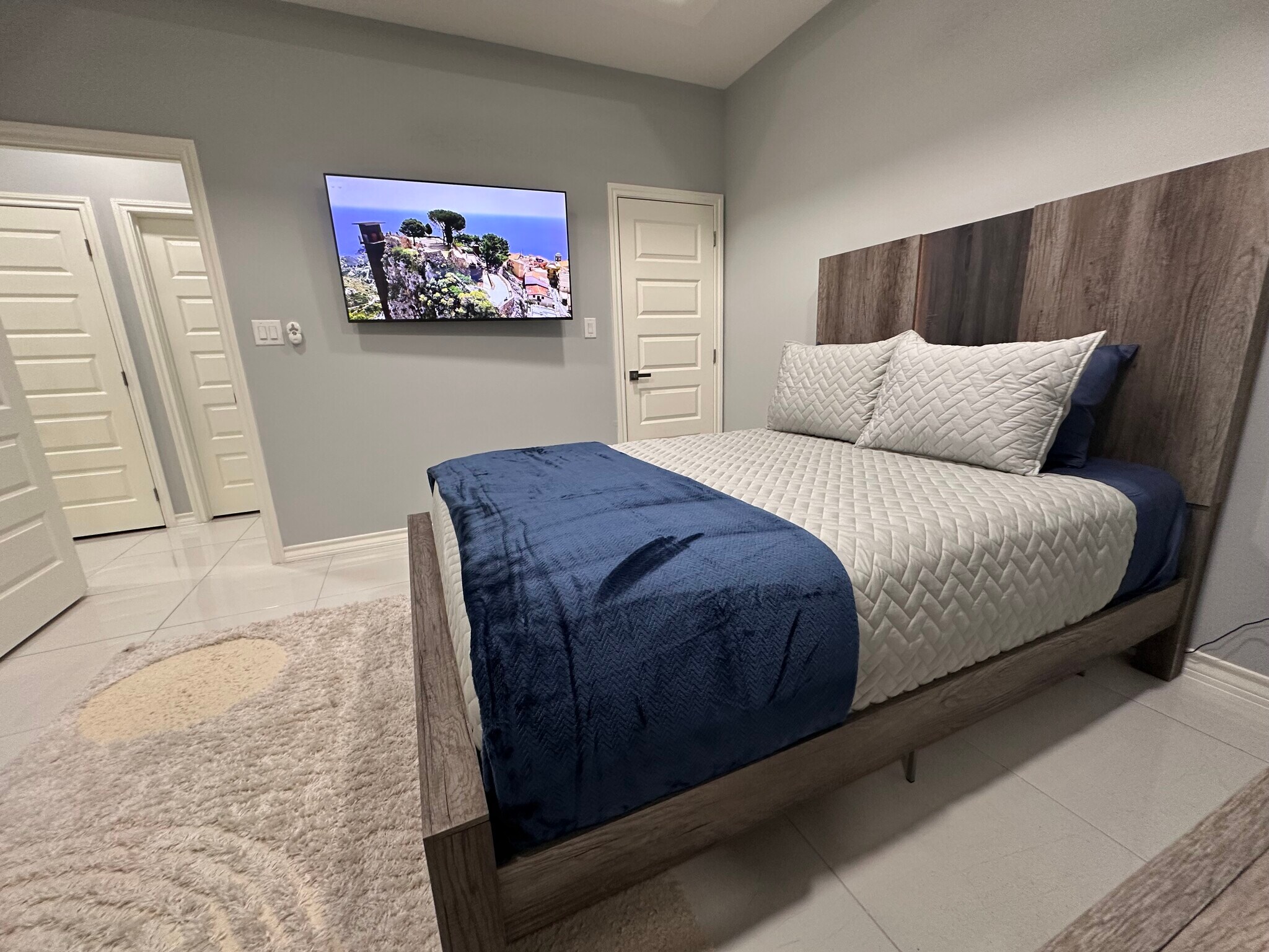 Building Photo - 2417 Indian Creek Ave