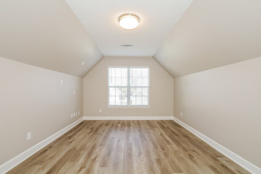 Building Photo - 6104 Brick Landing Dr