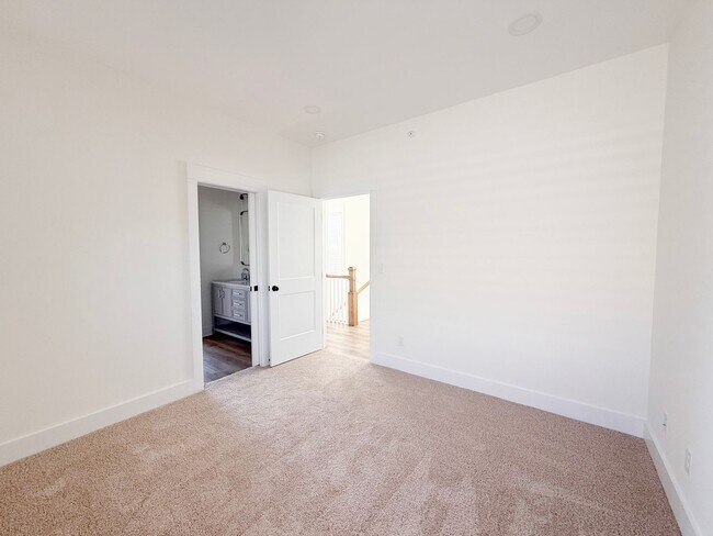 Building Photo - Tristan Style 3-Bedroom w/ Flex Room + Summer Special