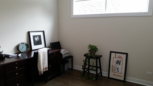 Building Photo - 2744 N Lincoln Ave