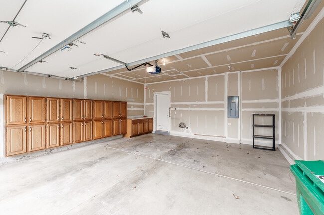 Building Photo - 14068 Palisades Ave