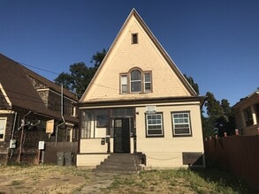 Building Photo - 01856
