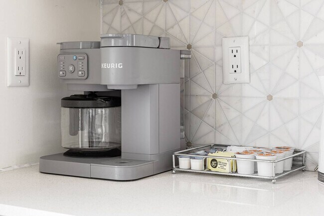 Building Photo - 35 Keystone Ave