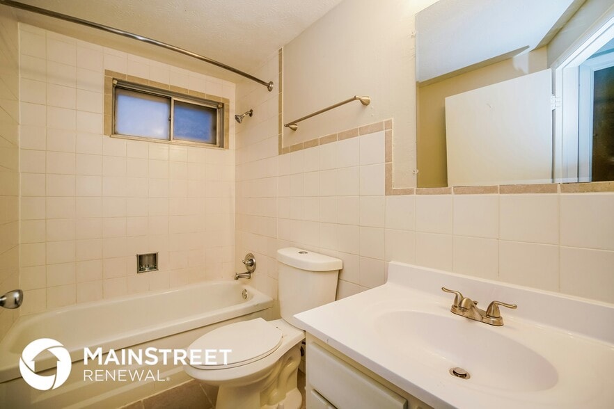 Building Photo - 1428 Burnley Square S