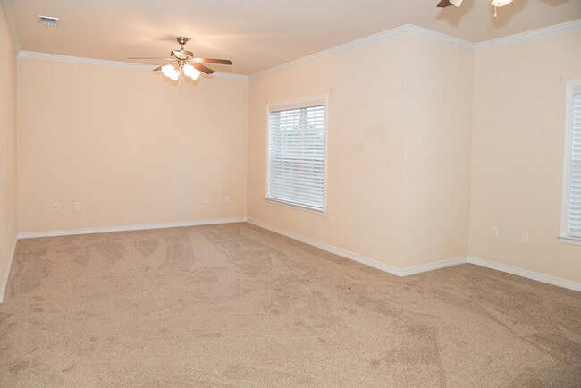 Building Photo - 1496 Bentley Cir