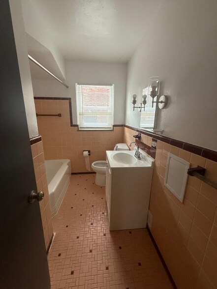 Building Photo - 11350 Stockwell St