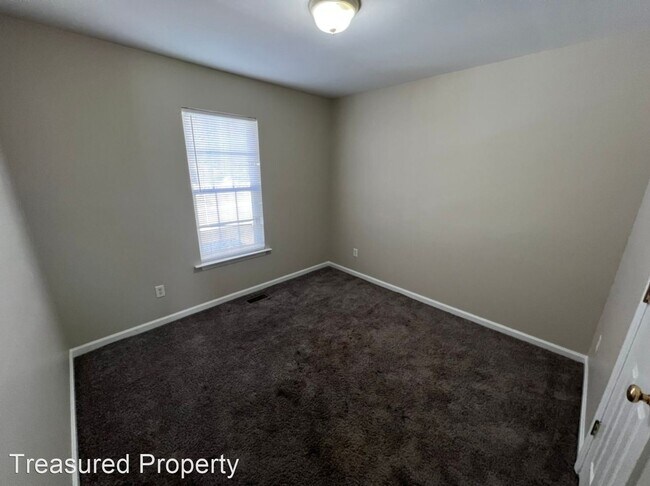 Building Photo - 3 br, 2 bath House - 501 W. Carver St