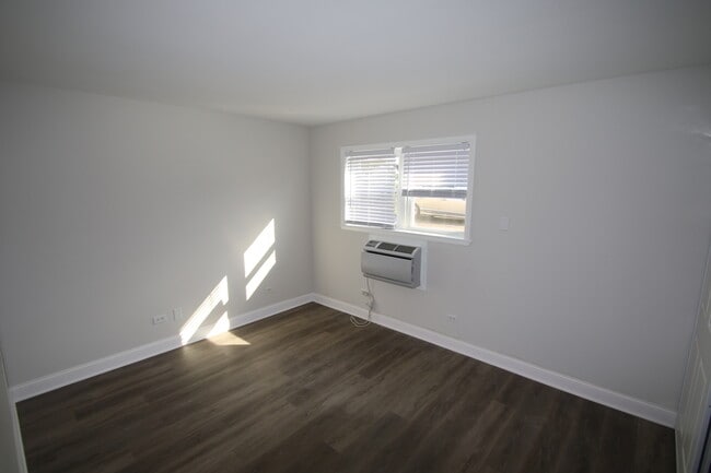 Building Photo - 539 Ida Ct