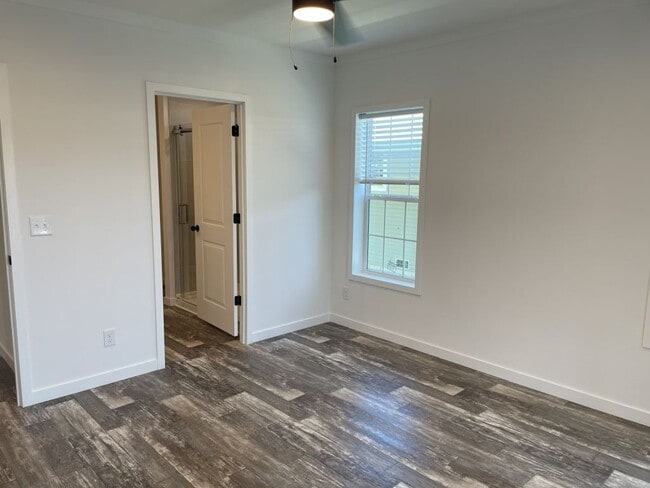 Building Photo - 5652 Blue Harbor Dr