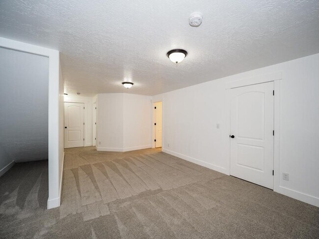 Building Photo - 3659 W 1650 N