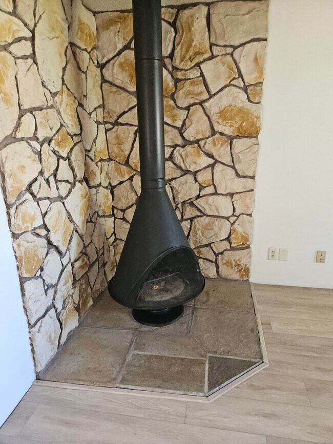 Building Photo - 2bed/1bath Edgewood Duplex*****COMING SOON***