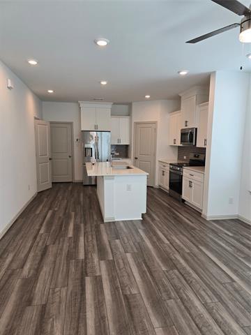 Building Photo - 5265 Legacy St