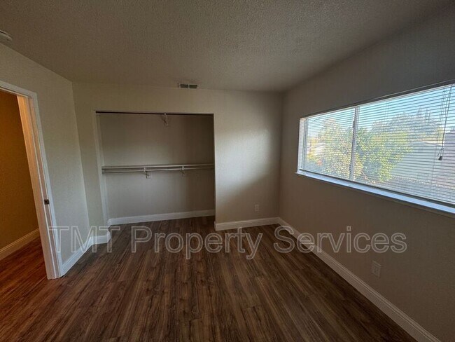 Building Photo - 6931 Cobblestone Way
