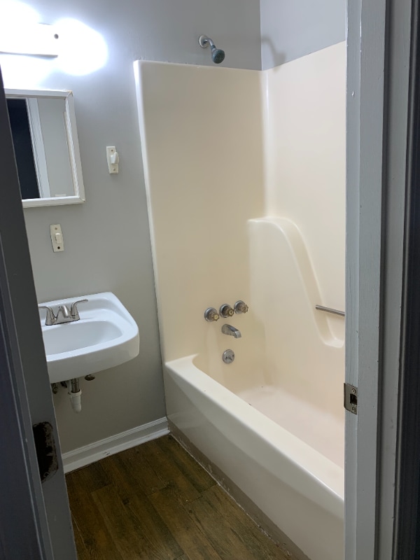 Building Photo - 123 Park St