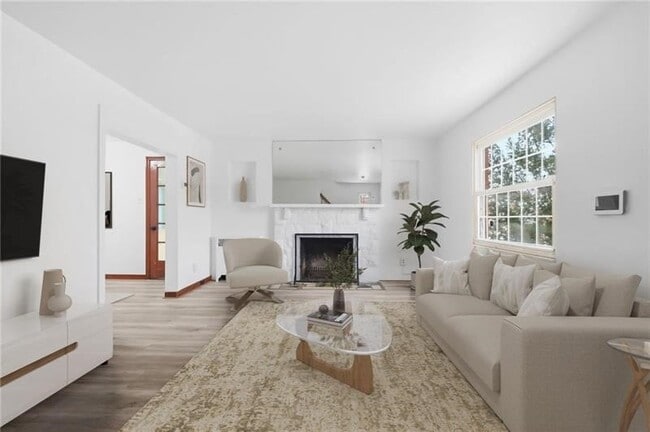 Building Photo - 3841 Lawnview Ave