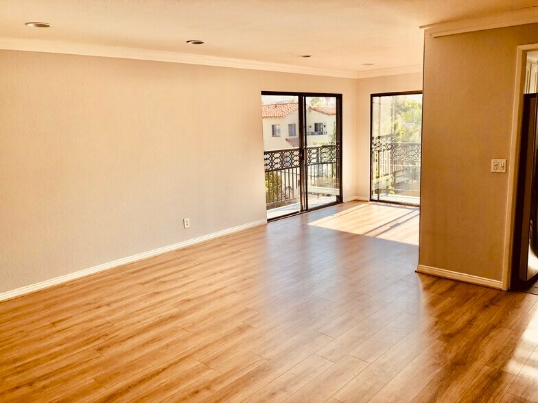 Open floor plan - 1355 Sierra Bonita N Ave