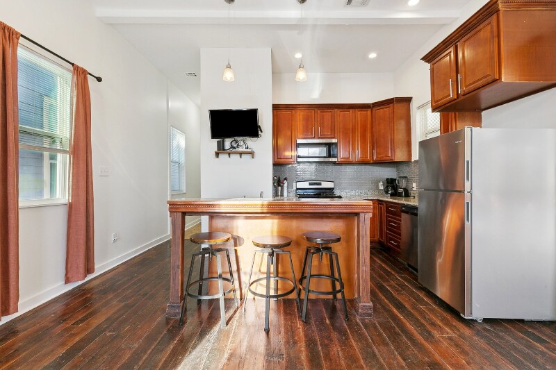 Building Photo - 1831 St Ann St.