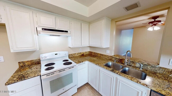 Building Photo - 2585 Northshore Ln