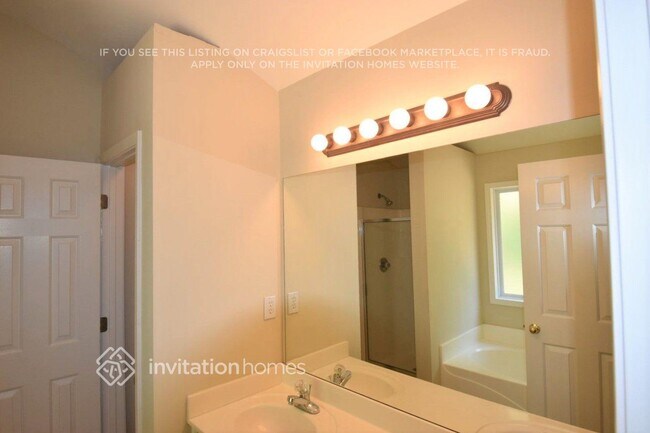 Building Photo - 3165 Wrenwood Ct