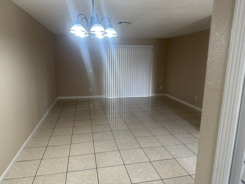 Building Photo - 135 Jones Ln