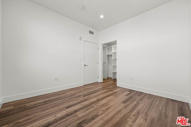 Building Photo - 1215 S Bedford St