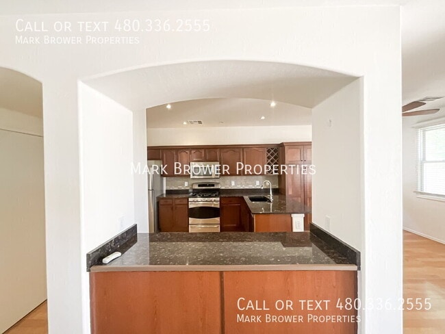Building Photo - 2150 E Sunland Ave