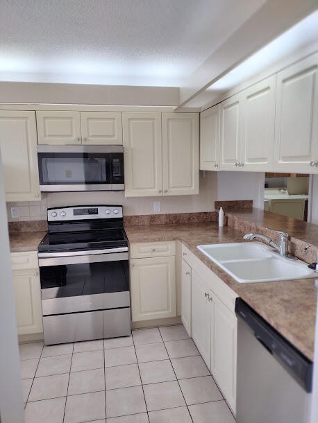 Building Photo - 3520 Whitehall Dr