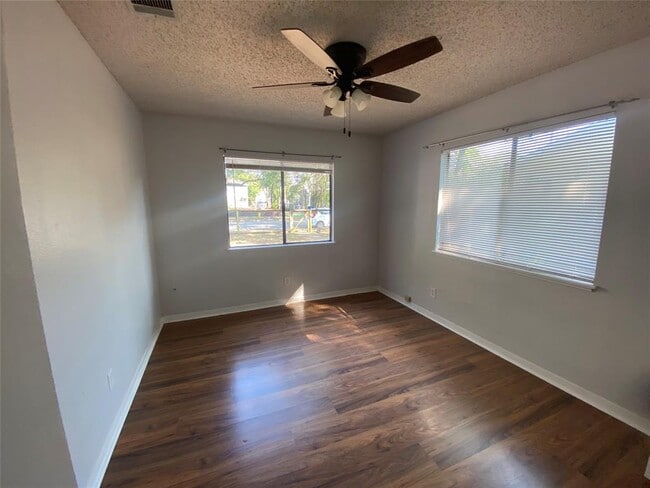 Building Photo - 5302 Avenue G