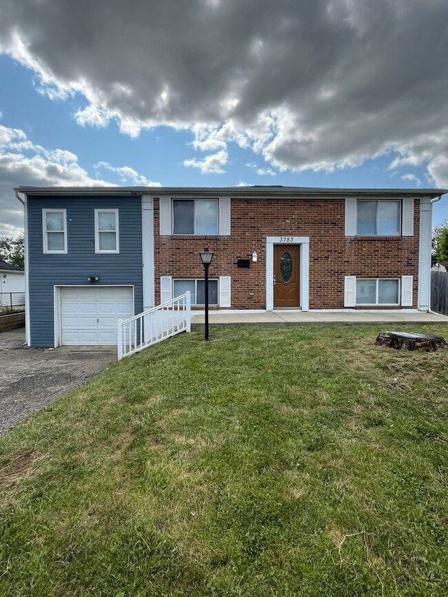 Building Photo - Renovated 5 Bedroom Home-Rare Find