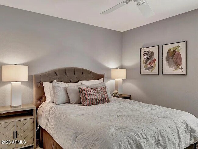 Building Photo - 7773 E Stallion Rd