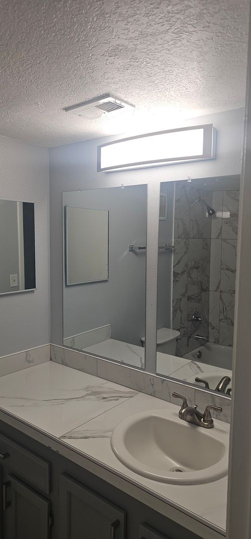 Building Photo - 5684 Tomoka Dr