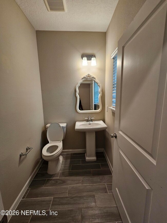 Building Photo - 10330 Alder Creek Ln