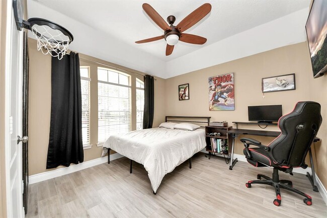 Building Photo - 2015 Dawn Crest Ct