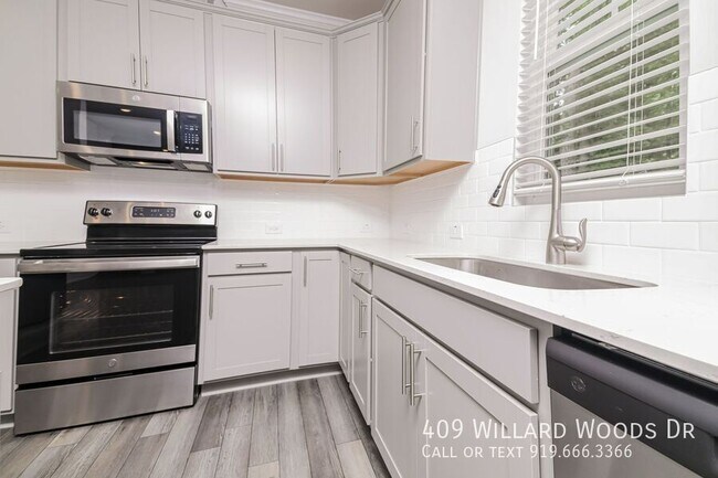 Building Photo - 409 Willard Wds Dr