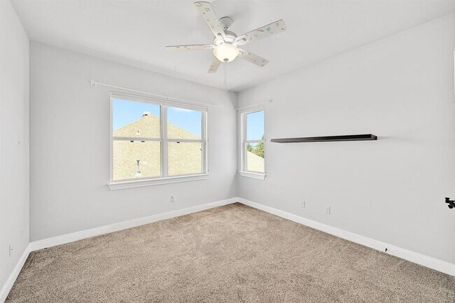Building Photo - 1800 Camino Alemeda