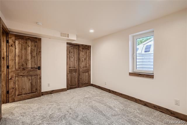 Building Photo - 810 E 85th Ave