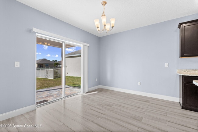 Building Photo - 402 Moray Dr