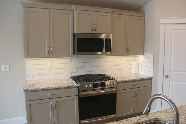 Building Photo - 16555 Senden Ave