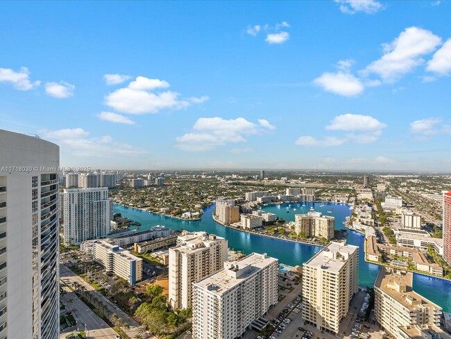 Building Photo - 1830 S Ocean Dr