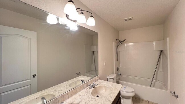 Building Photo - 16048 Yelloweyed Dr