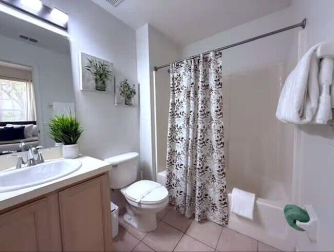 Building Photo - 1518 Gulfview Dr