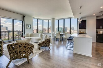 Building Photo - Gorgeous Med Center Apartment!